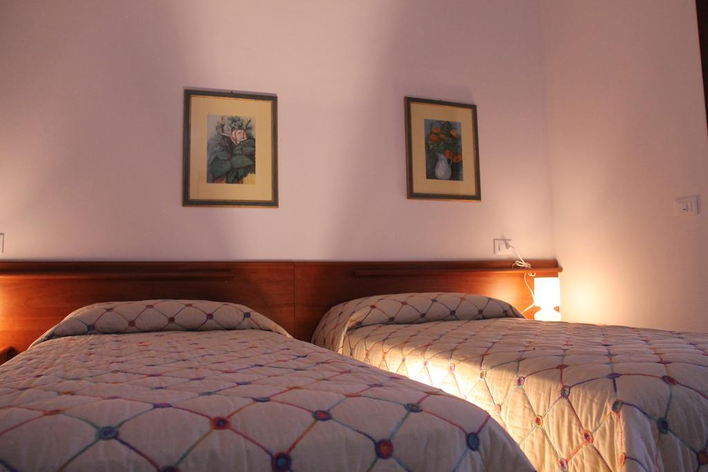 Il Ghiandolino Villa Imola Room photo